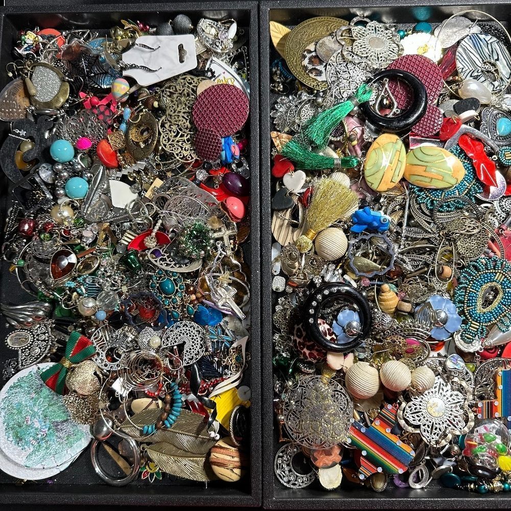 J418 Craft Bulk Bundle of Jewelry